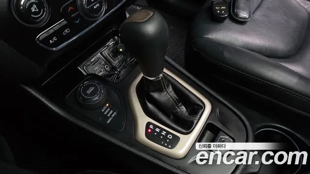 Jeep Cherokee — фото 9