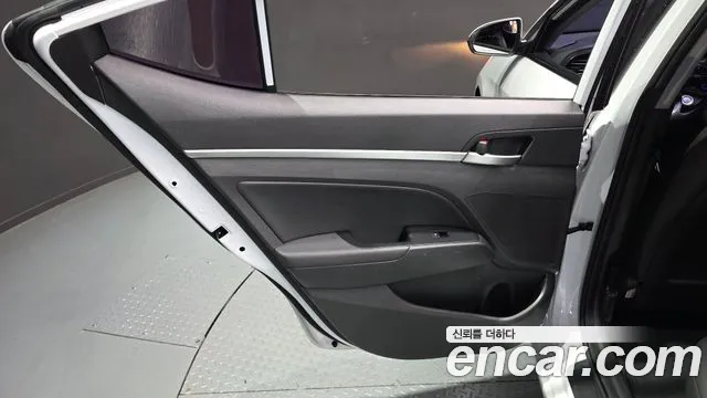 Hyundai Avante — фото 25