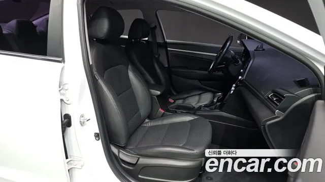 Hyundai Avante — фото 26