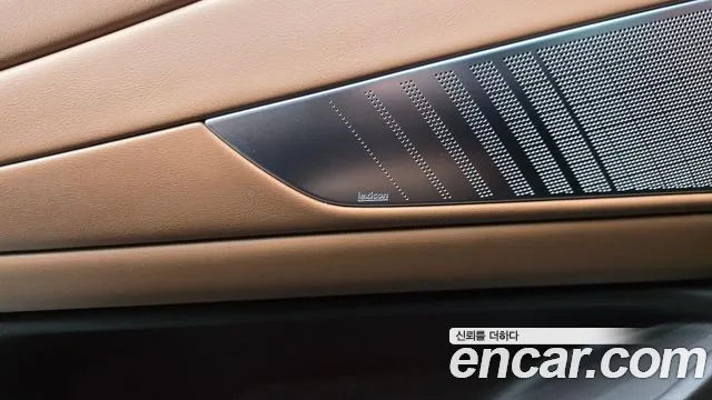 Genesis G80 — фото 30