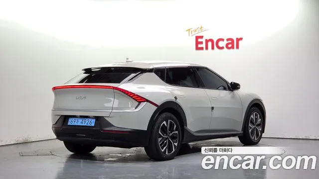 Kia EV6 — фото 1