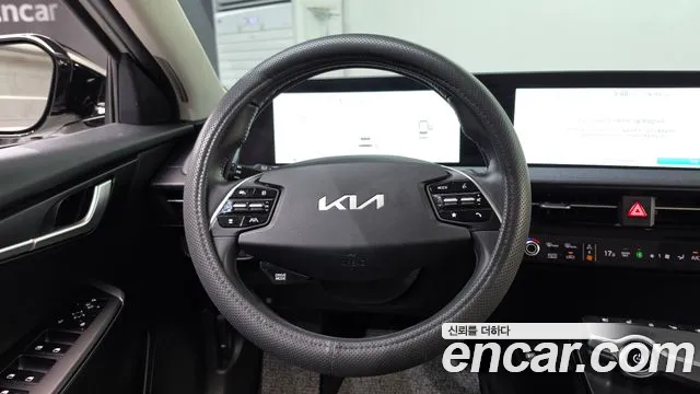 Kia EV6 — фото 12