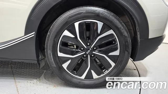 Kia EV6 — фото 21