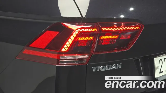Volkswagen Tiguan — фото 23