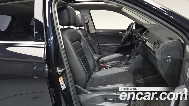 Volkswagen Tiguan — фото 26