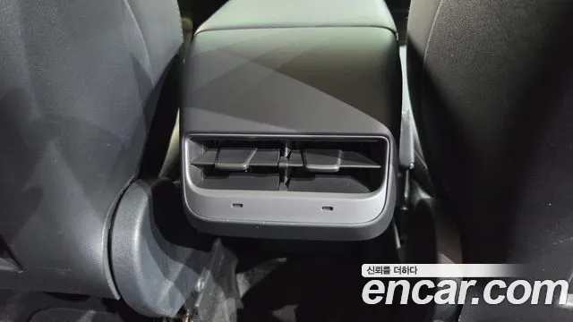 Tesla Model Y — фото 30