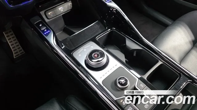 Kia Sorento — фото 9