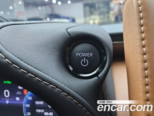 Toyota Alphard — фото 19