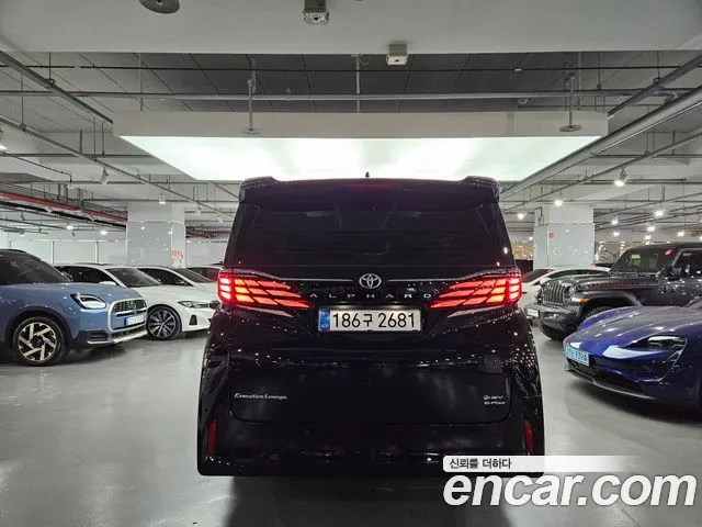 Toyota Alphard — фото 3
