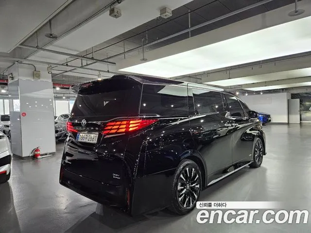 Toyota Alphard — фото 4
