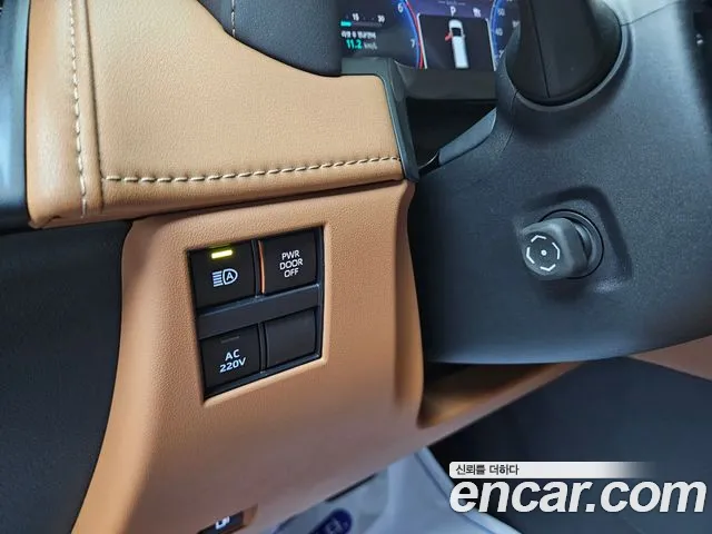 Toyota Alphard — фото 9