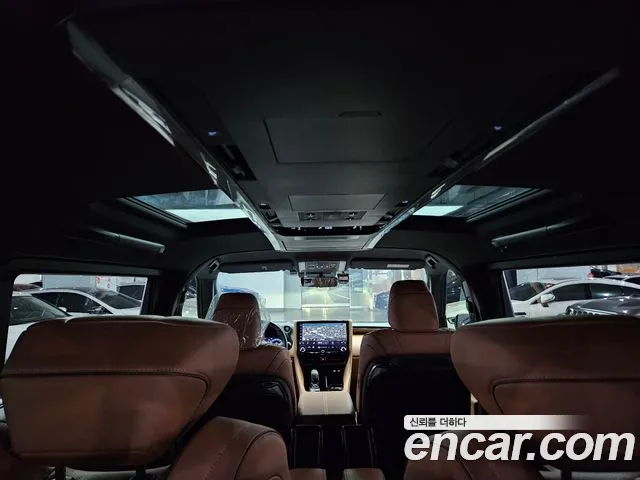 Toyota Alphard — фото 10