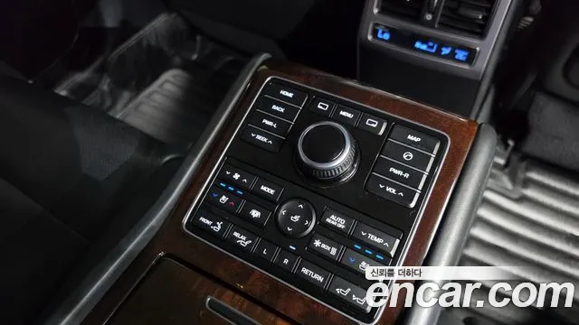 Hyundai Equus — фото 19