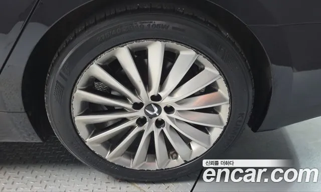 Hyundai Equus — фото 21