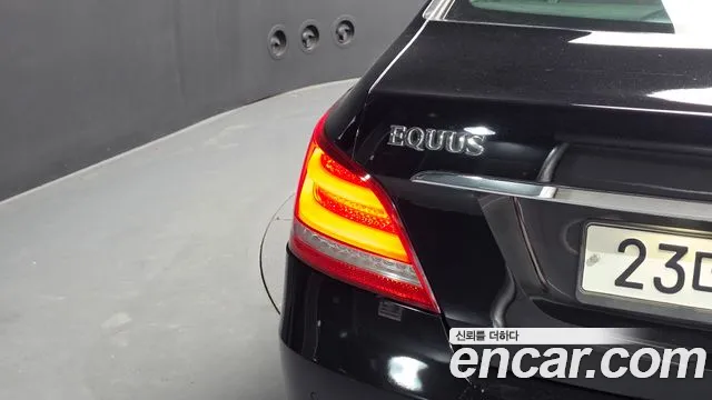 Hyundai Equus — фото 23