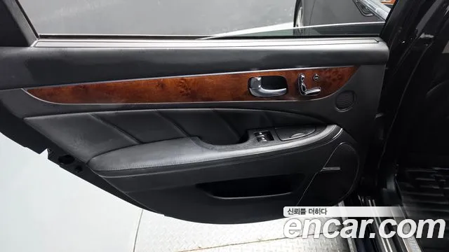Hyundai Equus — фото 25
