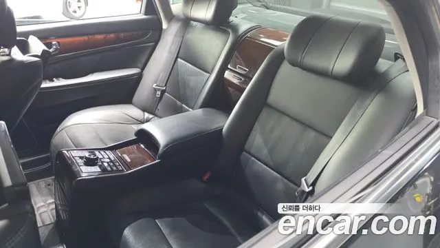 Hyundai Equus — фото 31