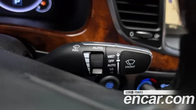 Hyundai Equus — фото 36