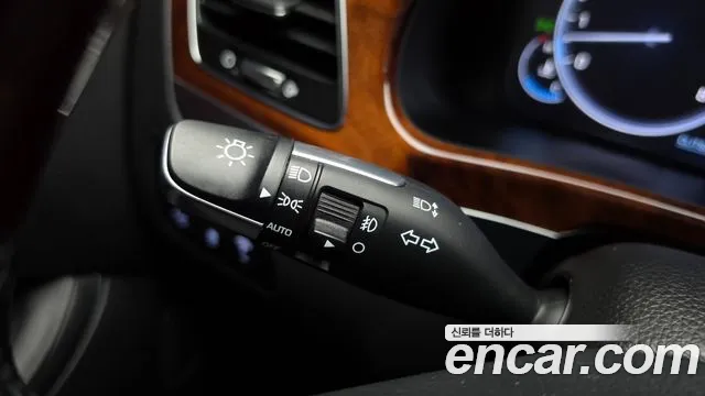 Hyundai Equus — фото 37