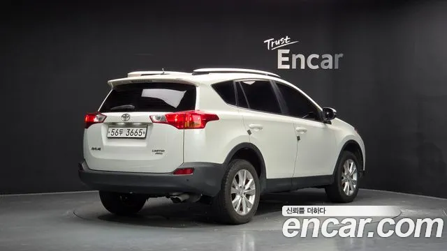 Toyota RAV4 — фото 2