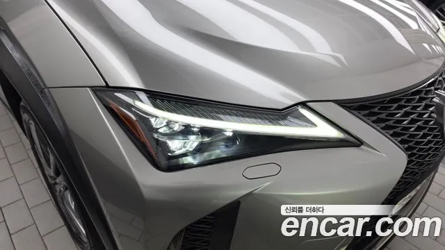 Lexus UX — фото 22