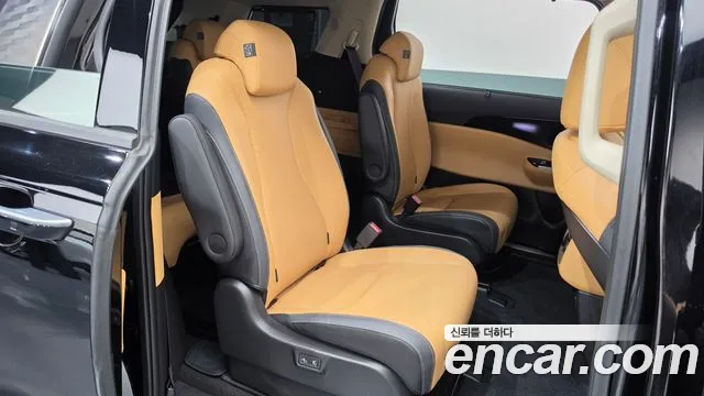 Kia Carnival — фото 11