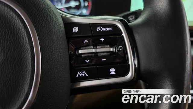 Kia Carnival — фото 16