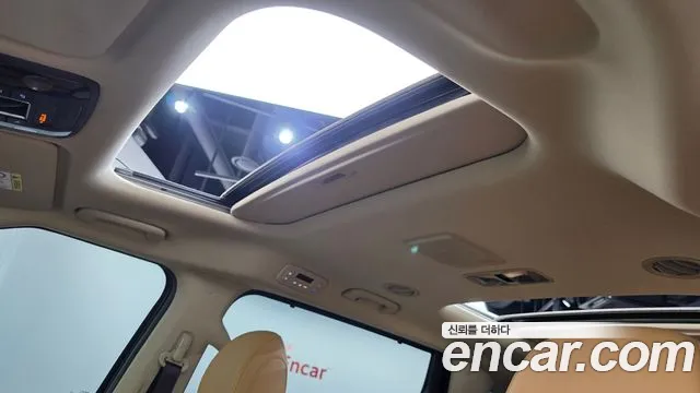 Kia Carnival — фото 17