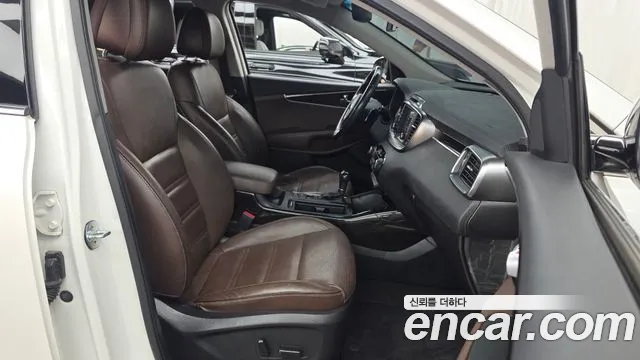 Kia Sorento — фото 11