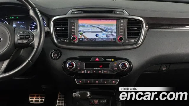 Kia Sorento — фото 14