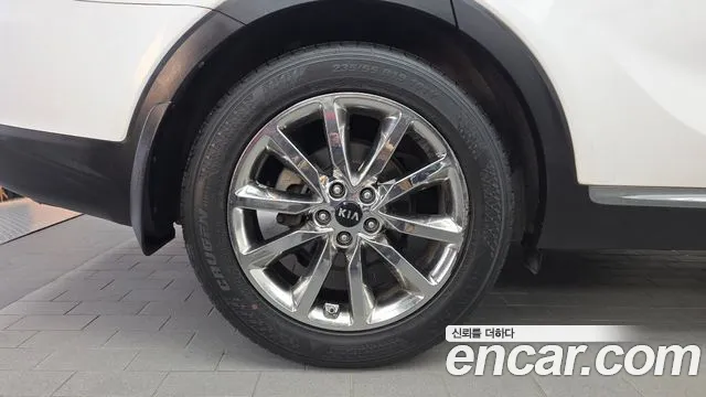 Kia Sorento — фото 5