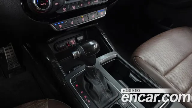 Kia Sorento — фото 9