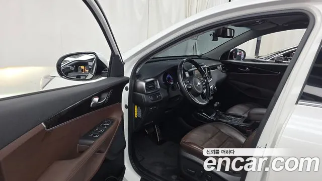 Kia Sorento — фото 10
