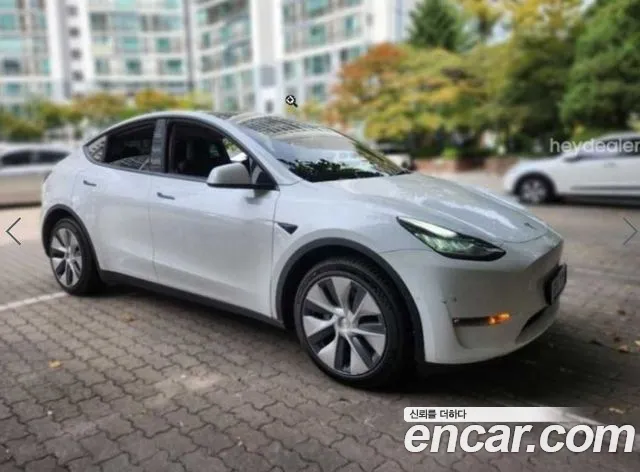 Tesla Model Y — фото 4