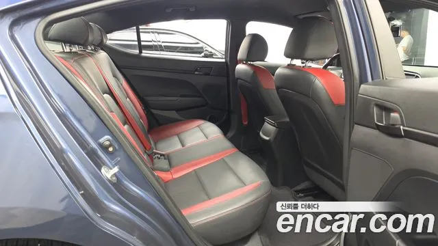 Hyundai Avante — фото 12