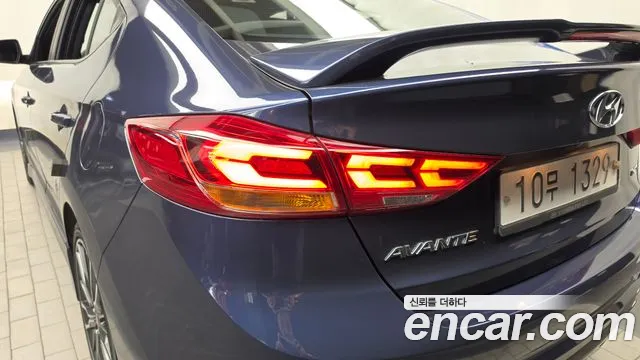 Hyundai Avante — фото 23