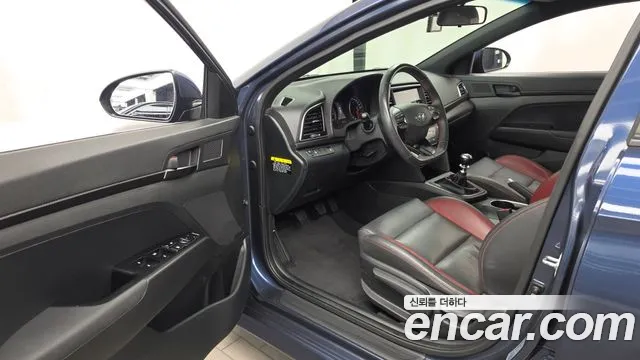 Hyundai Avante — фото 10