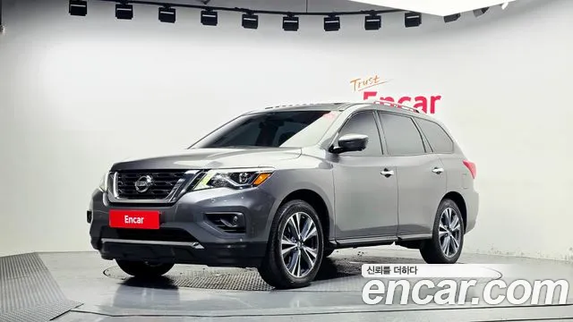 Nissan Pathfinder — фото 1