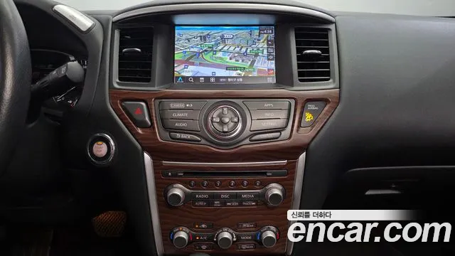 Nissan Pathfinder — фото 14