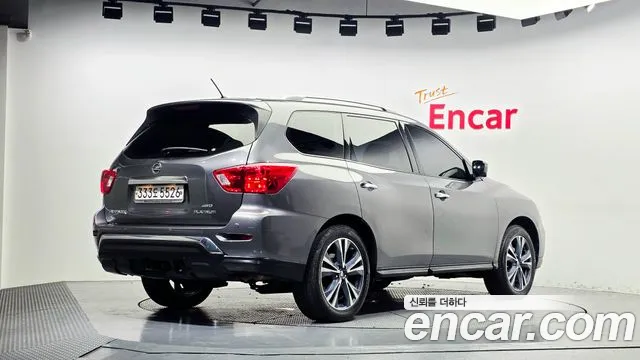 Nissan Pathfinder — фото 2
