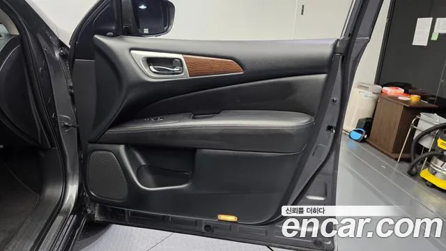 Nissan Pathfinder — фото 24