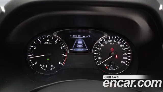 Nissan Pathfinder — фото 8