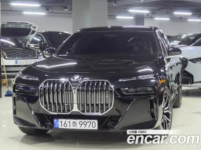 BMW 7-Series — фото 1