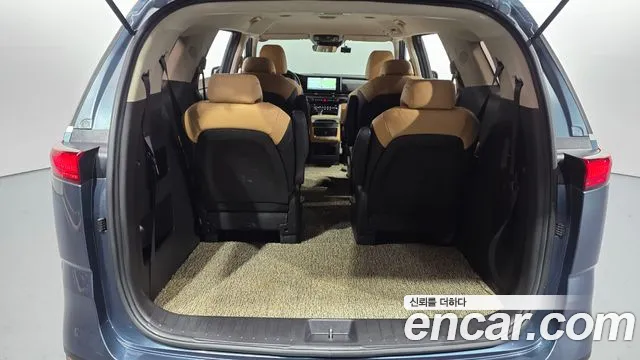 Kia Carnival — фото 17