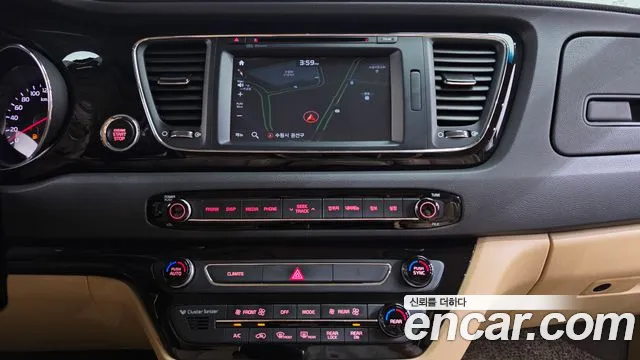 Kia Carnival — фото 13
