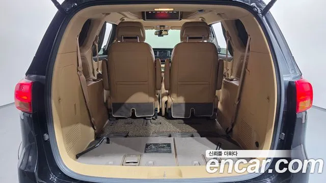 Kia Carnival — фото 20