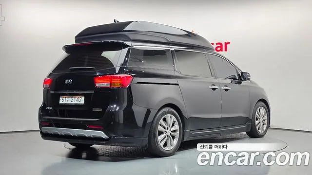 Kia Carnival — фото 2