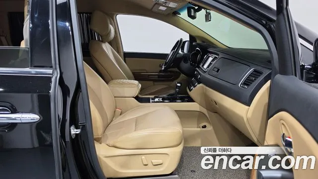 Kia Carnival — фото 26