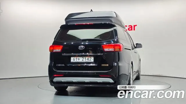 Kia Carnival — фото 4