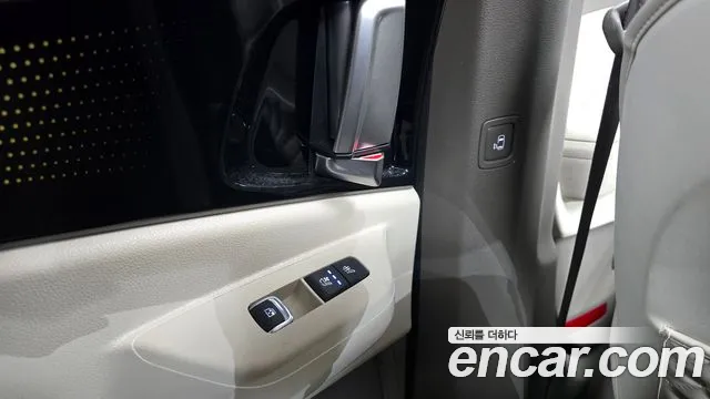Kia Carnival — фото 20